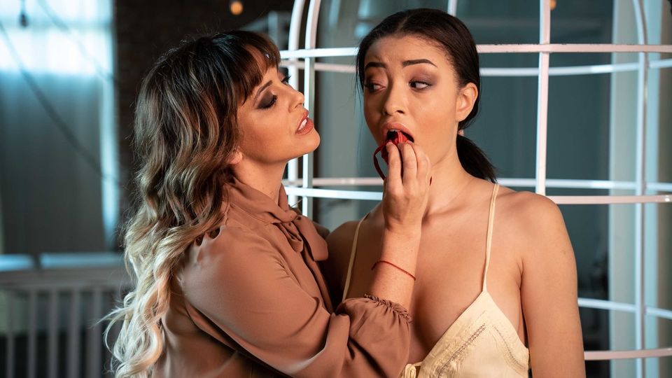 Clip par derrière de Cherie et Scarlett