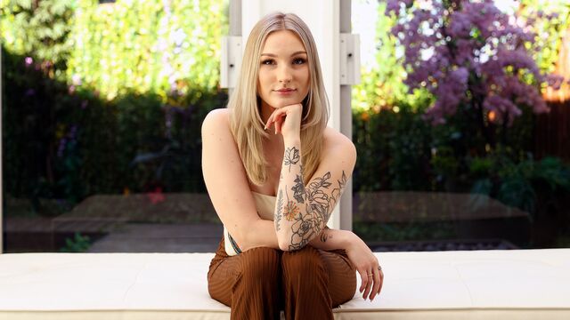 Long-legged hottie Syrah is enjoying hard dick-riding so much