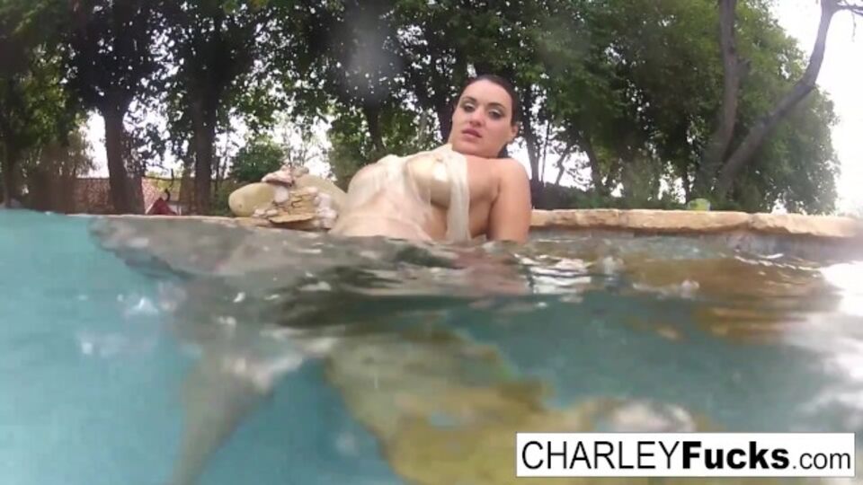 Feminino solo vídeo da Charley