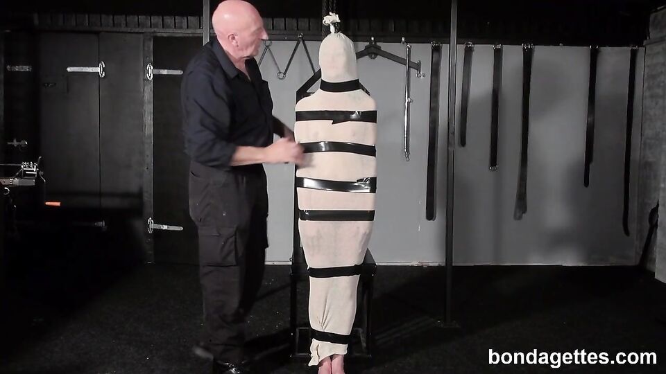 Posieren Sexfilm mit engelhafter Lolani von Bondagettes