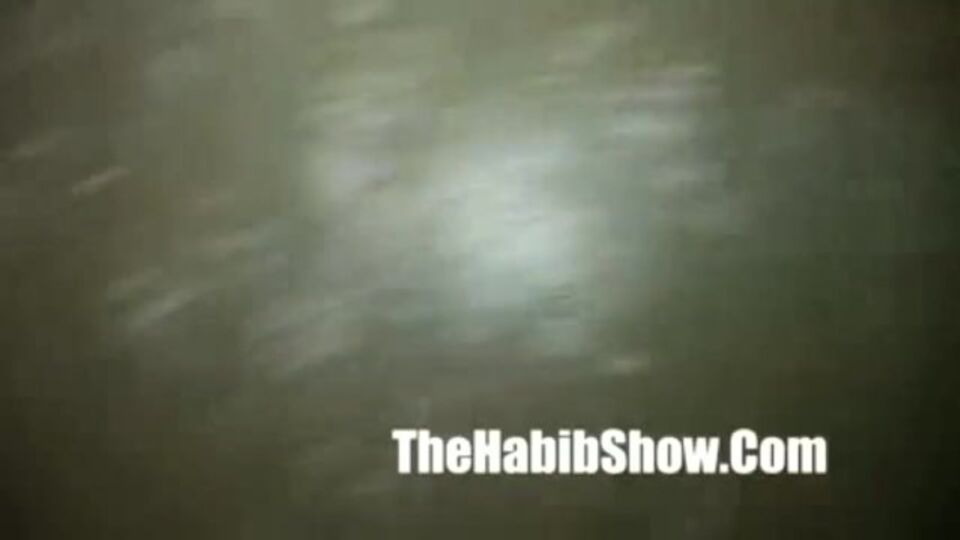 Ajudante em realidade clipe no The Habib Show