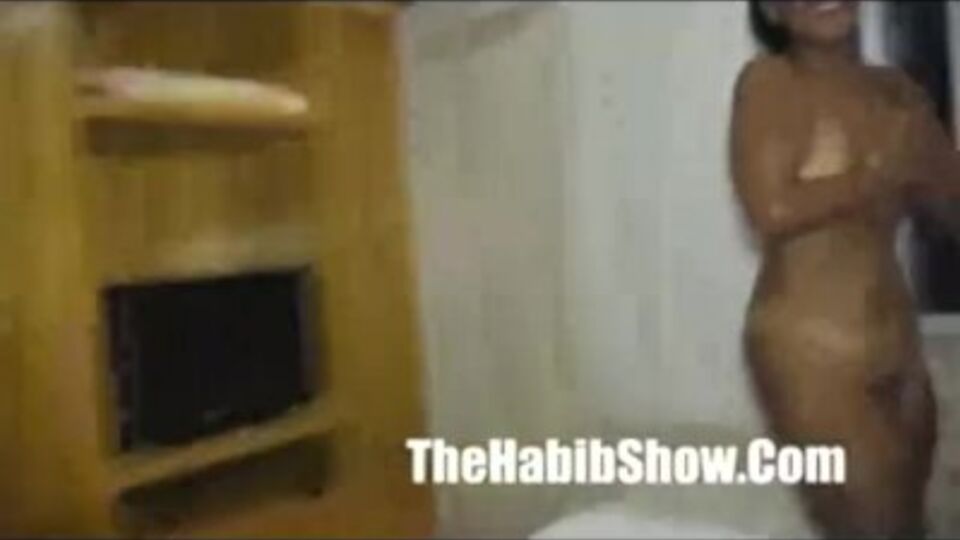 L'aimante belle plante - sexe interracial - The Habib Show