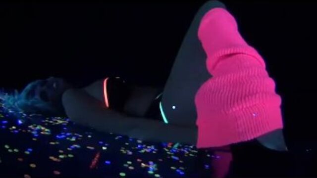 Adelanto de masturbación protagonizado por la magnética Samantha Saint