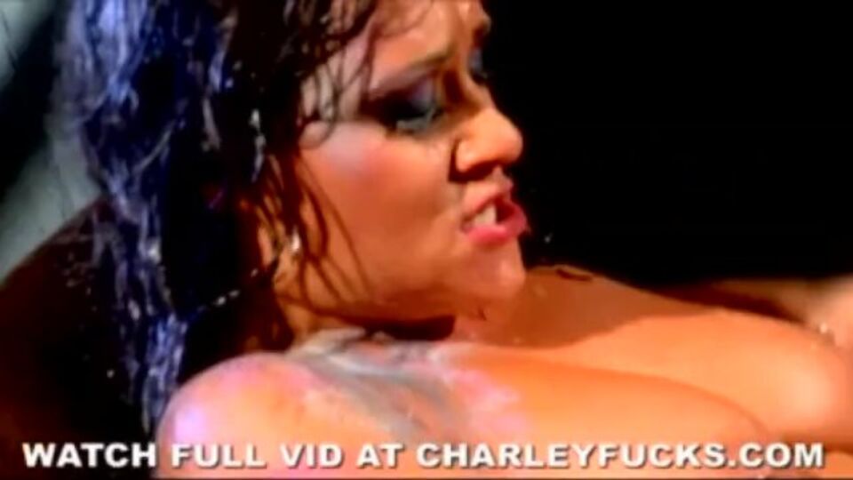 Charley Chase em Fudendo a garganta pornografia no PUBA