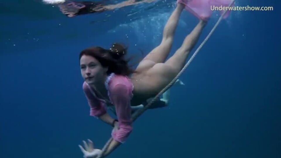 Lobita en adelanto de jovencitas de Underwater Show