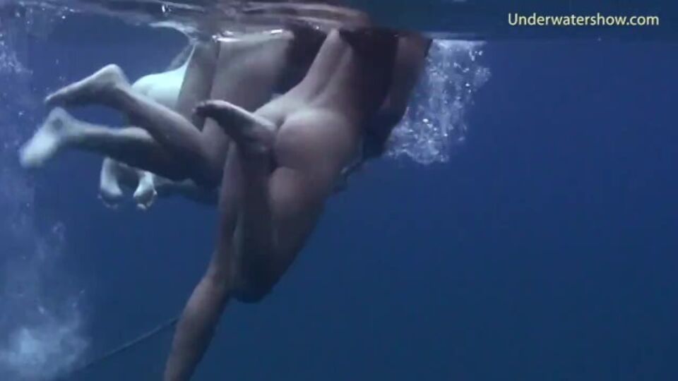 Toma con la putita jovencita con hd de Underwater Show