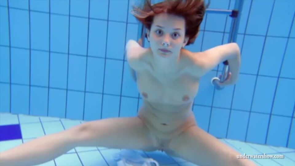 Zuzanna em lingerie filmagem no Underwater Show