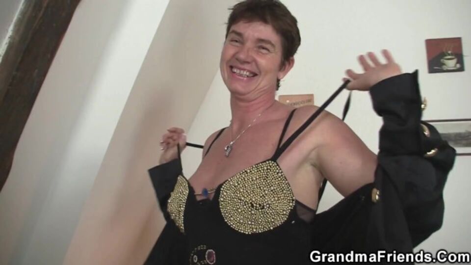 Fascinante namorada - MILF safado - Grandma Friends