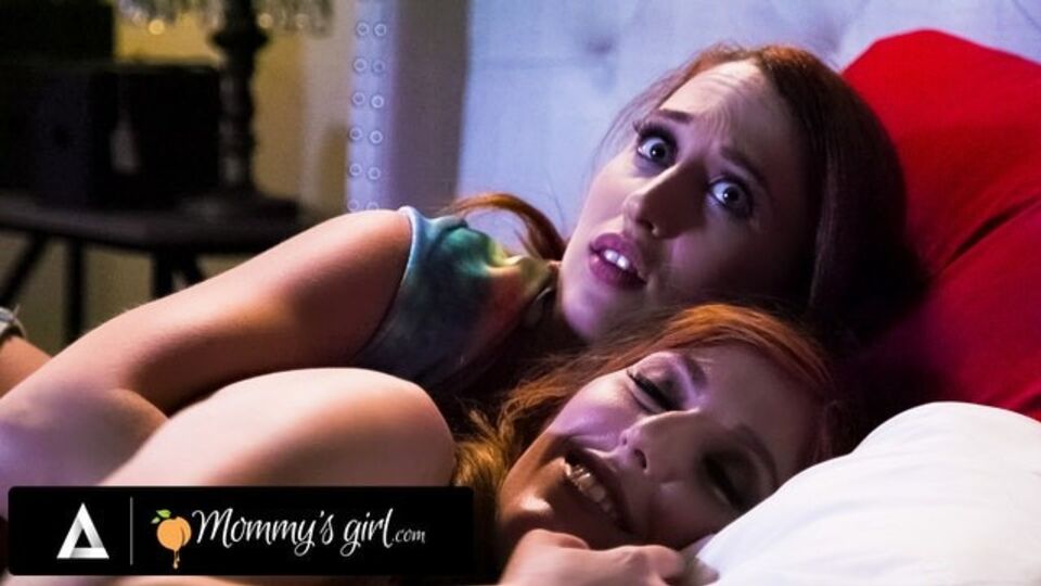 Lauren Phillips y Luna Lain en escena de hd de Mommy's Girl