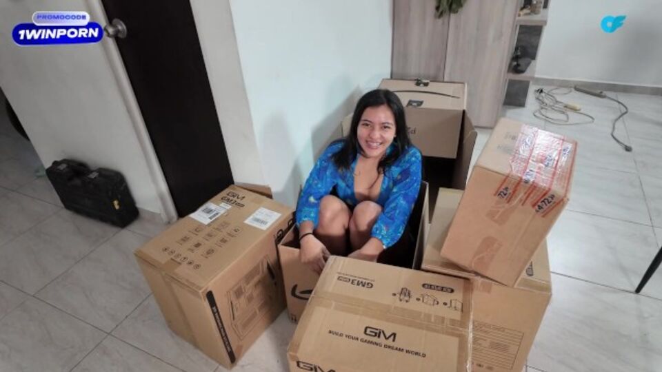 Carismática Soloincognita estrelando em latina pornô