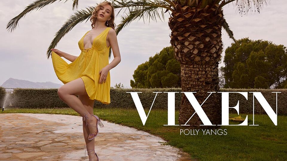 Acción con la encantadora Polly Yangs con jovencitas de Vixen