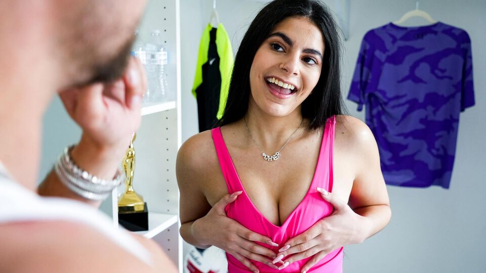 Angel Gostosa in Teenie Porno von Exxxtra Small