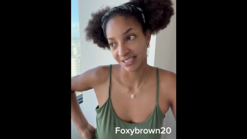 Guarda clip di ammaliante Foxybrown2025