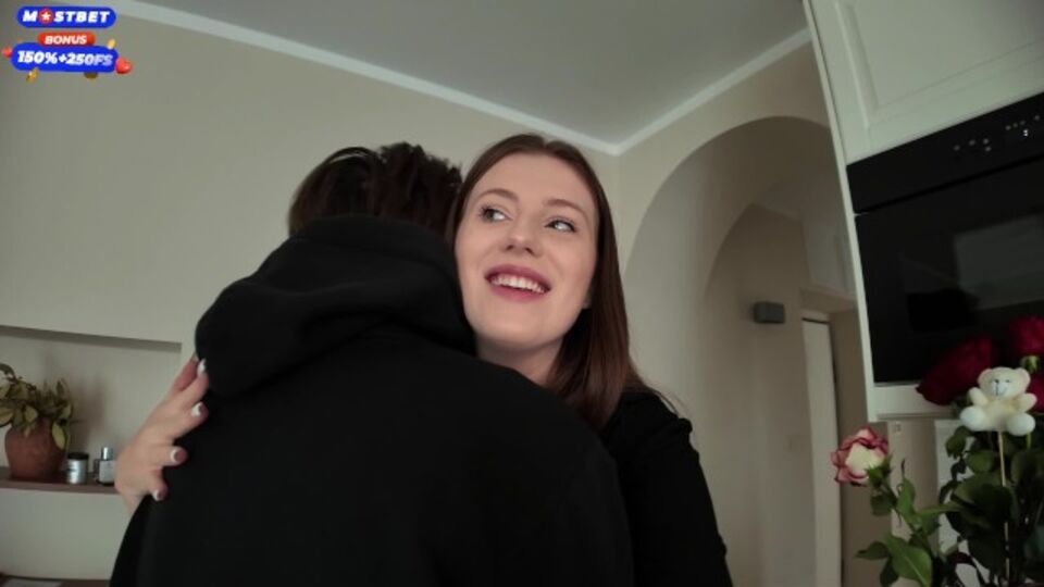 La belleza Crystal Moor y ifuckyouBella - adelanto de mamada pov - Verified Amateurs