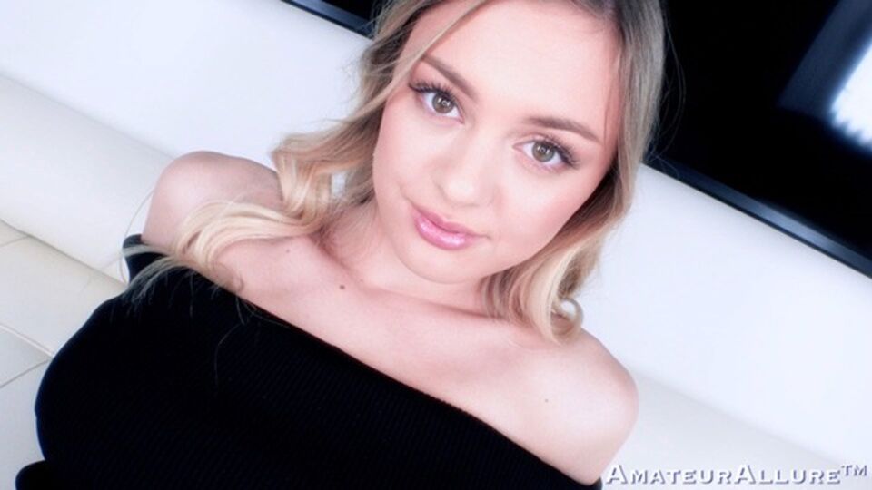 Amber Moore en escena de estrella porno de Amateur Allure