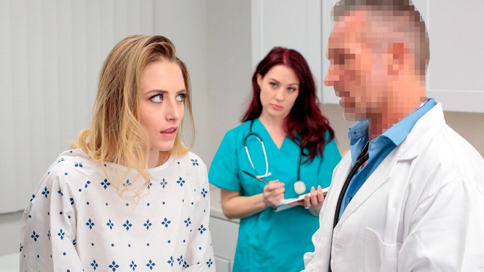 Kyler Quinn e Jessica Ryan em peitos de tamanho médio sexo no Perv Doctor