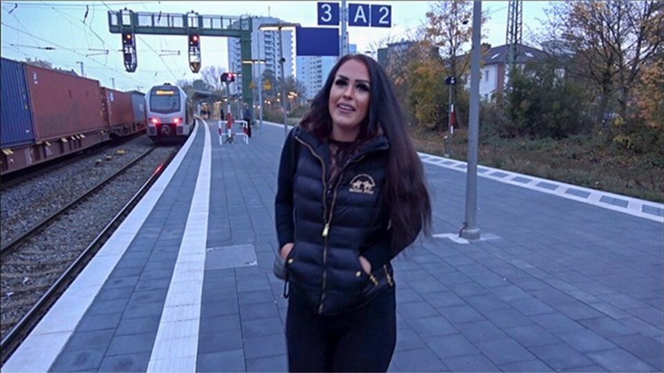 Supergeile Madame in der Hauptrolle in Schwanz lutschen Porno