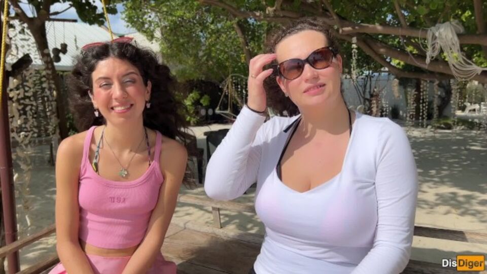 Katty and DisDiger's POV sex