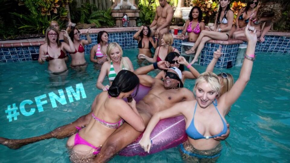 Watch beauty Valerie Kay and Tracey Sweet's trailer
