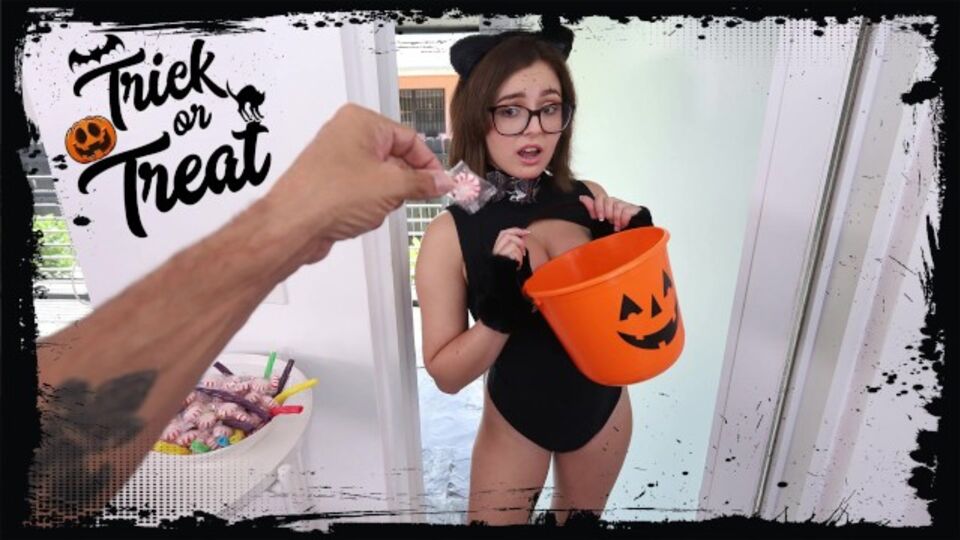 Mysteriöse Leana Lovings in Teenie XXX-Clip
