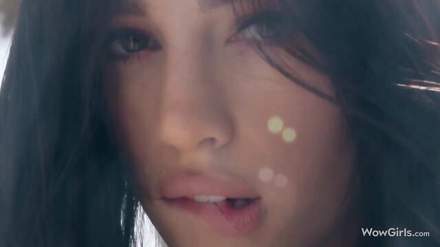 WOW Girls präsentiert Kama Oxi's Glatte Haare Fickfilm