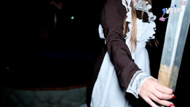 Subdola Katy Milligan partecipa in clip erotico