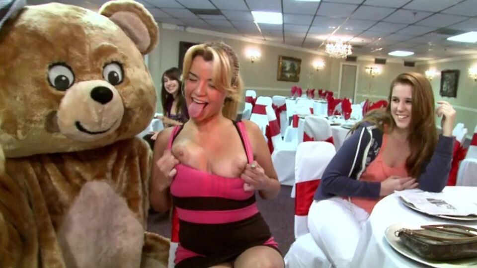 Destiny Jaymes and Sadine Godiva's interracial smut by Dancing Bear