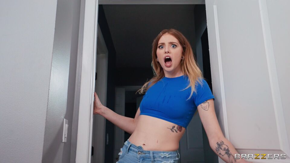 Hottie Lucy Foxx and Money Birdette at side fuck sex