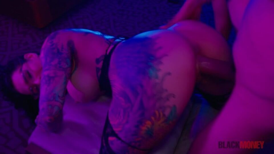 Macana's latina scene
