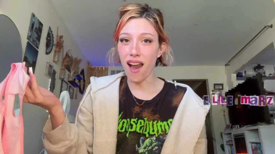 Explosive Elle Marz's Sexstreifen anschauen
