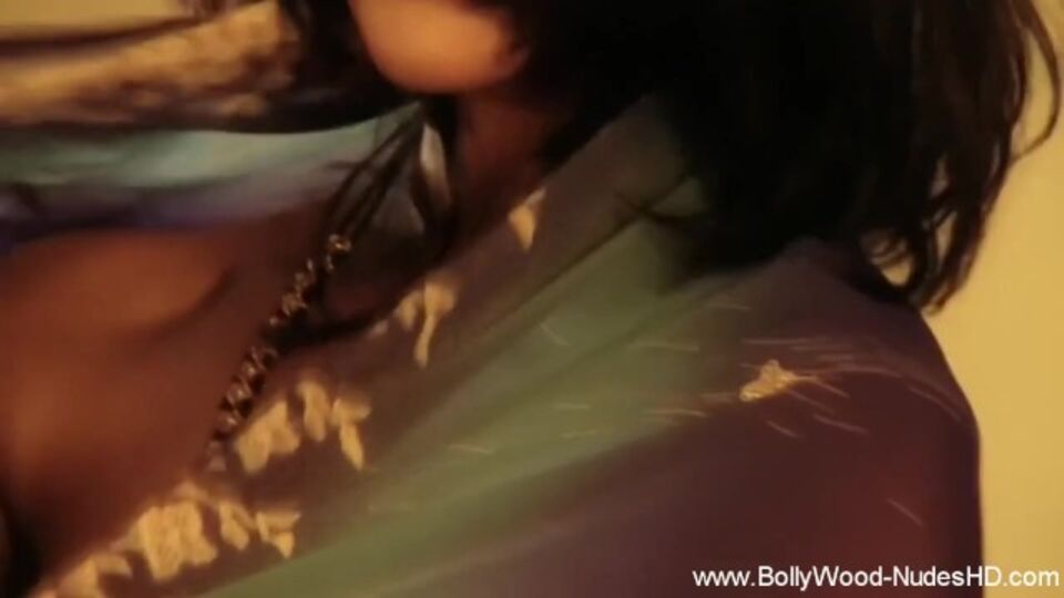 Bollywood Nudes HD featuring India's solo movie