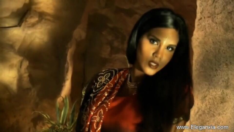 Bonny puss's indian smut