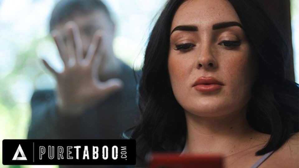 Pure Taboo präsentiert Chad Alva und Charlotte Sins's Pussy lecken Sexfilm