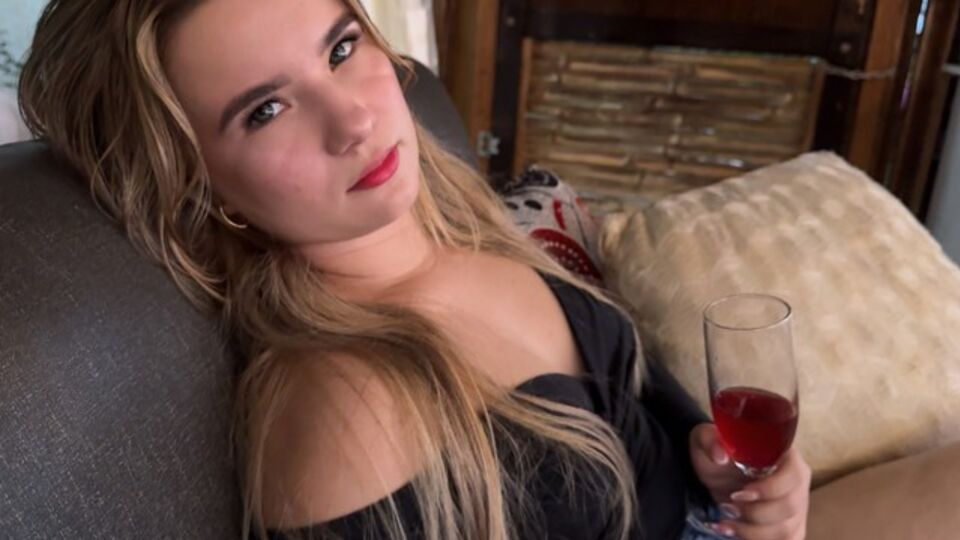 Verified Amateurs präsentiert MaracuMangoo's Blondine Film