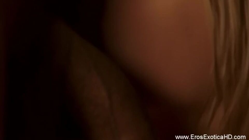 Eros Exotica HD präsentiert Dame's Doggy XXX-Film