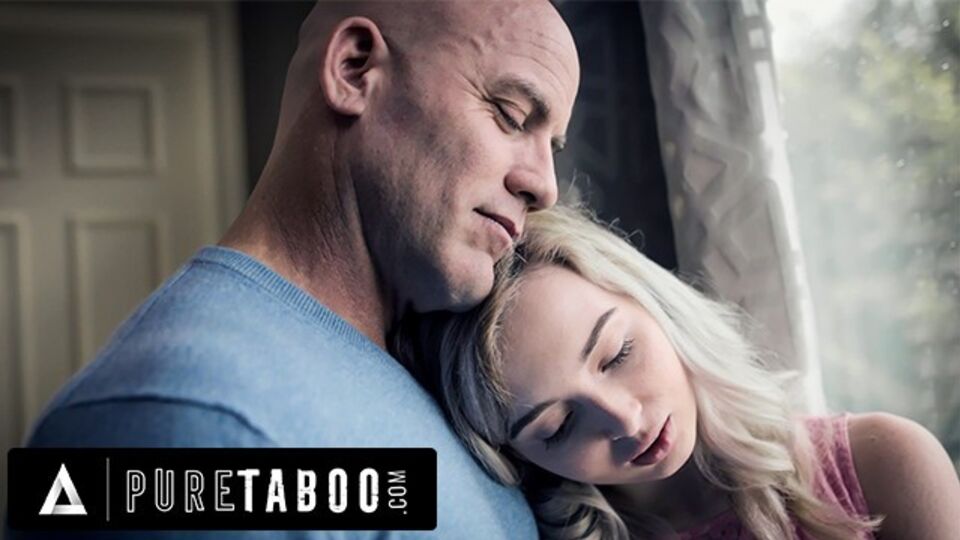 Leichtfüßige Derrick Pierce und Lexi Lore - Hardcore Clip - Pure Taboo
