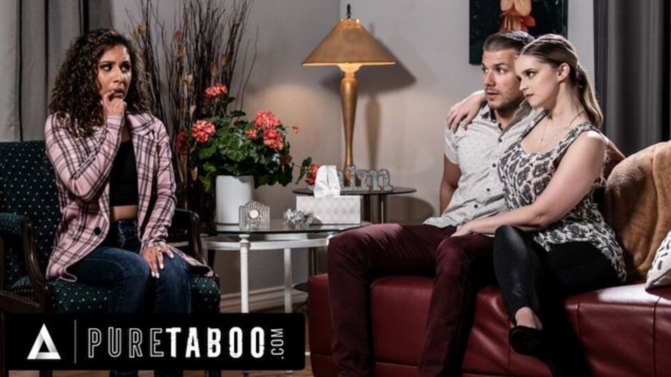 Pure Taboo präsentiert Liv Revamped und Codi Vore's Dicker Arsch Clip