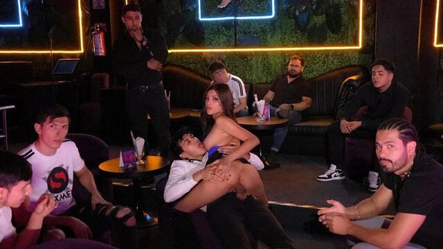 Danna Vallejo में लंबे बाल चित्र Sexmex द्वारा