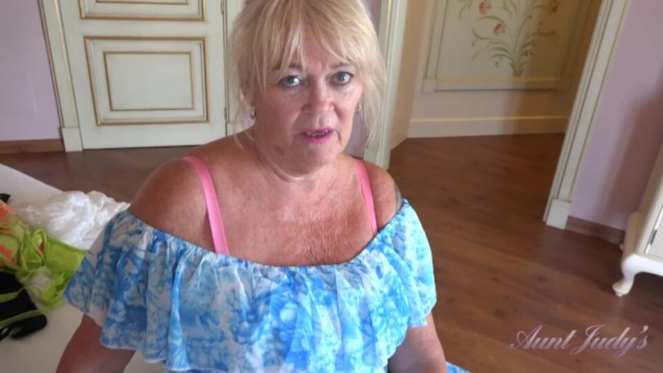 Lovely Randy Raz and Gilf - solo female dirt - Aunt Judy's