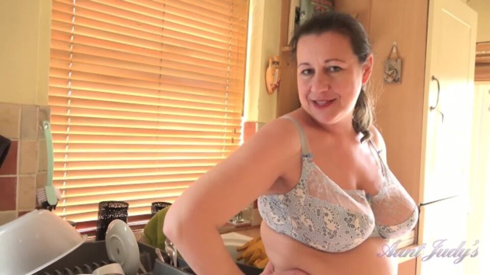 Desirable Eva Jayne and Eva Kay's big natural tits dirt