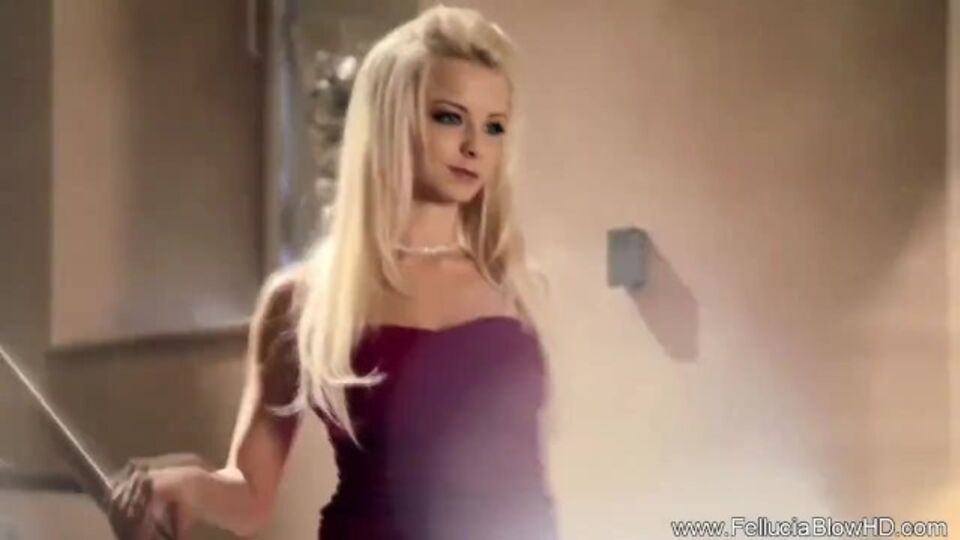 Lüsterne Traumfrau's XXX-Clip anschauen