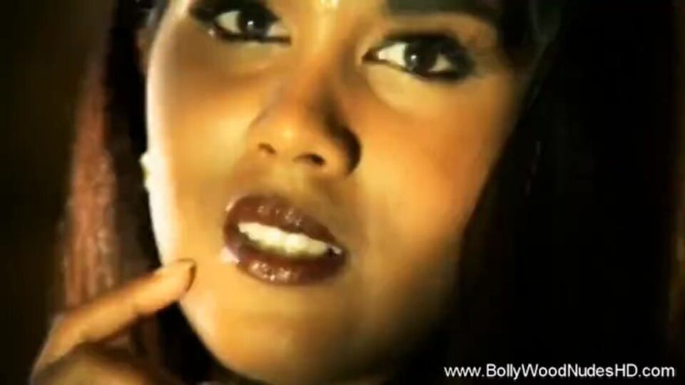 Nackt XXX-Clip mit unersättlicher Begleitperson von Bollywood Nudes HD