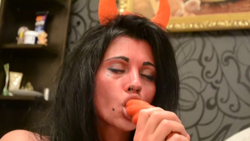 Natürliche Kristina Slut in der Hauptrolle in Cosplay Sexfilm