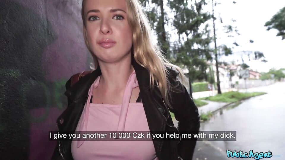 Attraentissima Adriana SweetBlonde in porno tette naturali