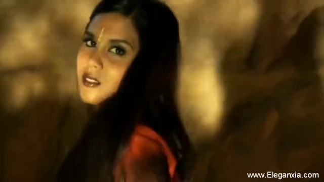 Clip stuzzicare con notevole fiancè di Eleganxia