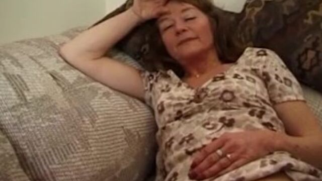 अत्यधिक  हरिताश्म - श्यामलाआ ट्रेलर - Slutty Milf