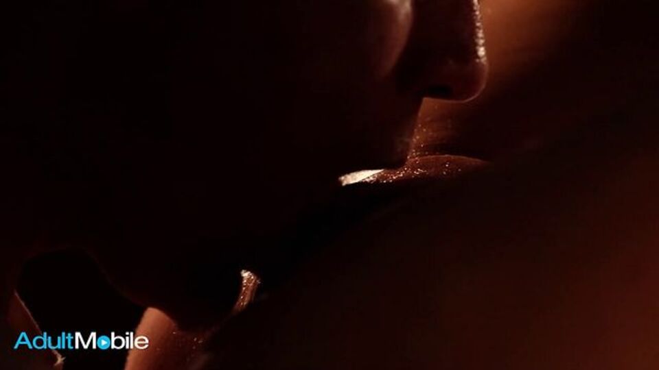 L'électrique Steve Q et Aubrey Black dans clip Milf