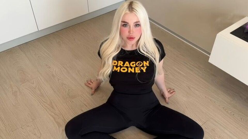 Contenu par derrière de Blondessa