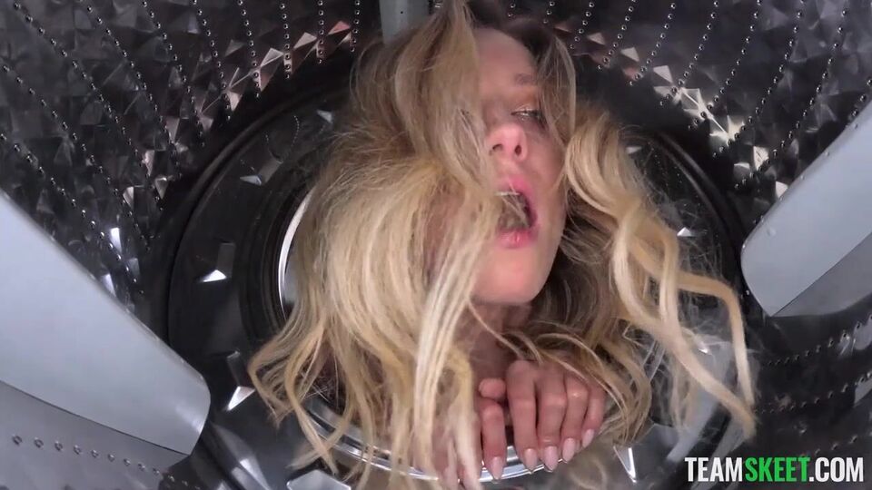 Doggystyle Pornofilm mit bemerkenswerter Lily Blossom von I Made Porn