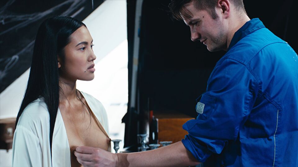 Stunning Sam Bourne and May Thai - time stopped clip - Freeze